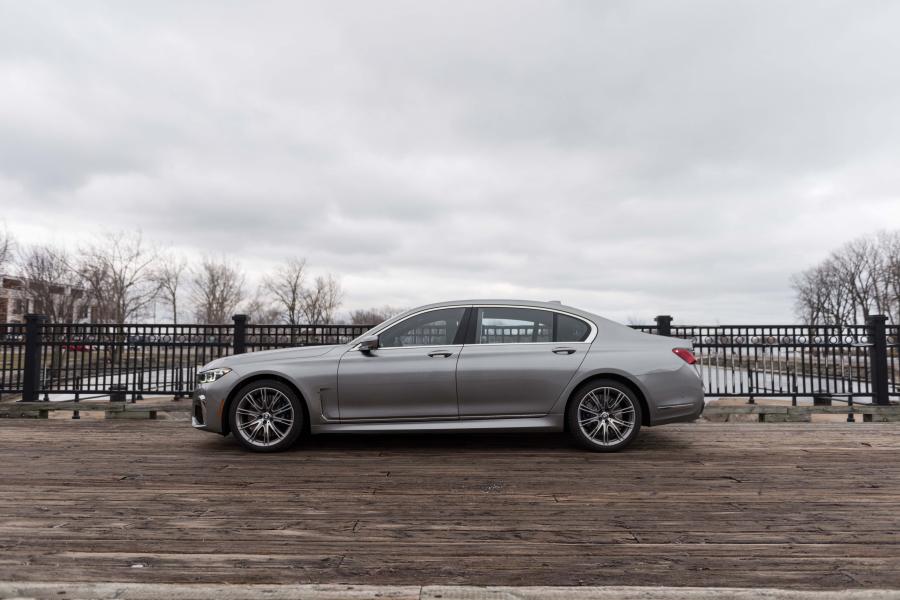  BMW 750Li xDrive M Sport (G12) 2019 года  (NA) (фото 8 из 15)